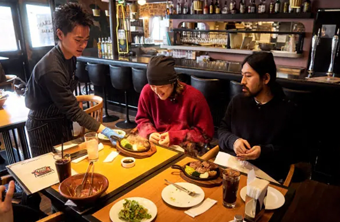 出来立て、熱々のステーキをどうぞ