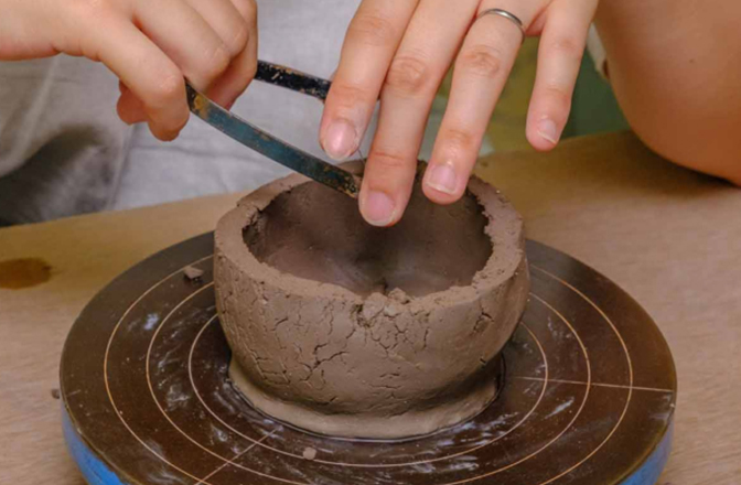 さまざまな道具を使い形を作る