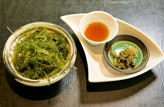奥多摩の湧水を使って作っている海ぶどう