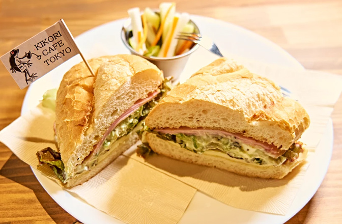 アボカド&クリームチーズサンドイッチ